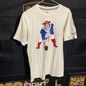 New England Patriots old school logo white t shirt